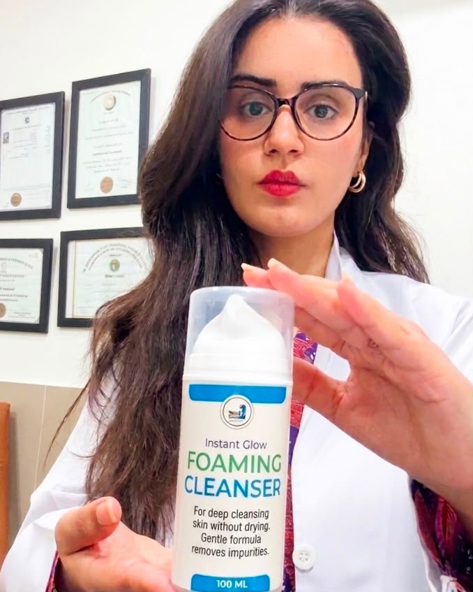 Instant Glow Foaming Cleanser
